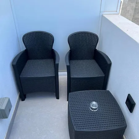 Cosy & Modern Floor 1-bedroom St. Paul's Bay