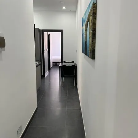Cosy & Modern Floor 1-bedroom * Сент-Полс-Бей