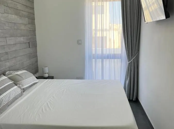 Cosy&modern Floor 1-bedroom * St. Paul's Bay